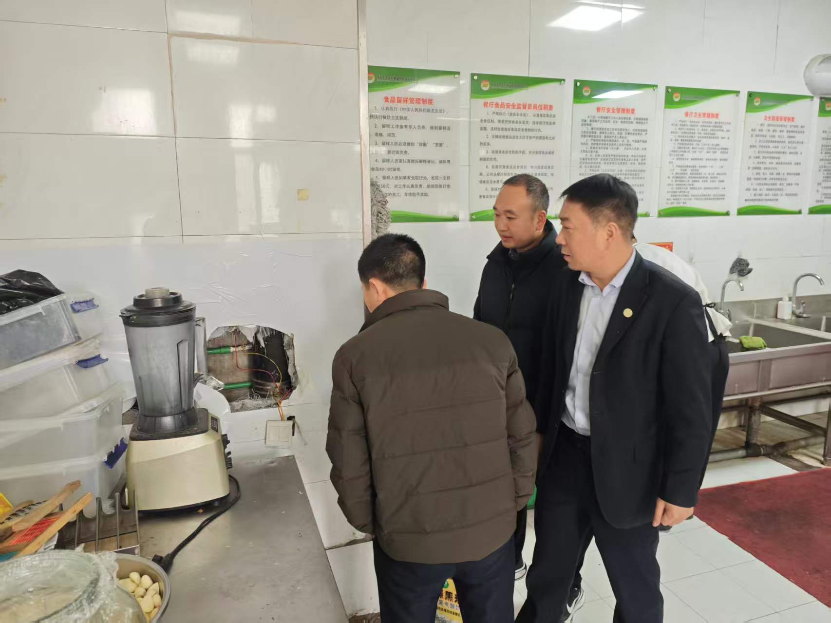 031770104948754266.jpg beac4a65195ecf7a9a1bc6f54f4bdbed.jpg